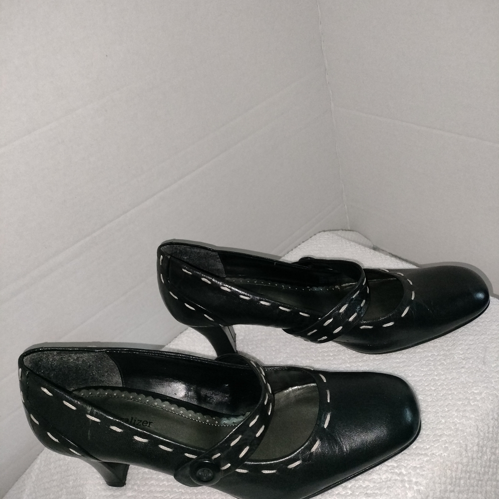 Naturalizer Black Heels with Contrast Stitching